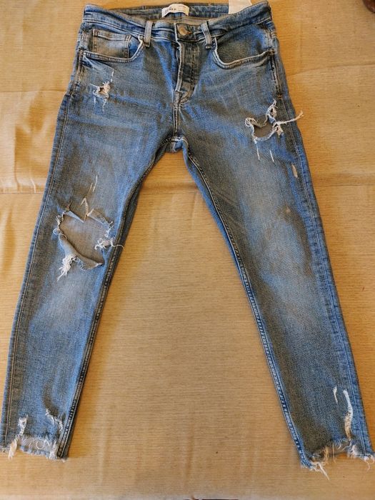 Blugi diferite modele.