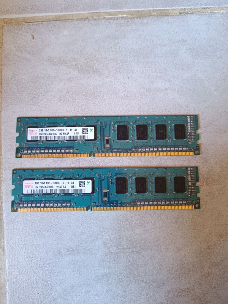 Продавам два модула DDR3 RAM памет по 2GB – общо 4GB.