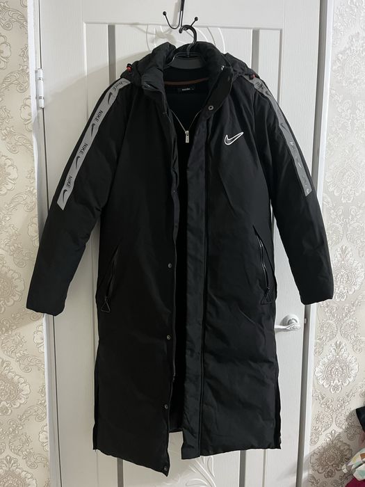 Продам зимнюю куртку NIKE