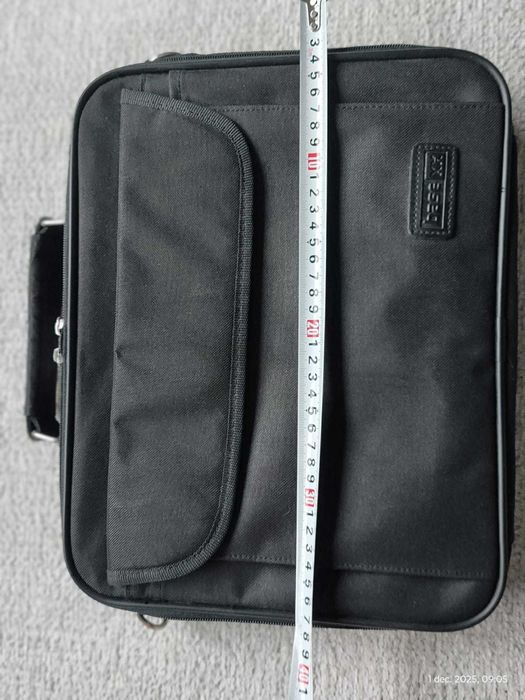 Geanta de umar pt laptop de pana la 15,6 inch, marca BaseXX