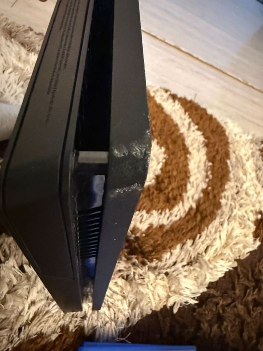 Vand Playstation 4 408gb