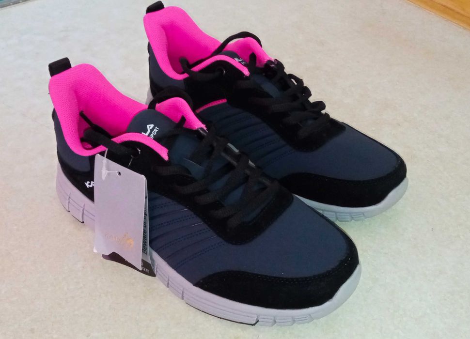 Новые кроссовки 40 р женские