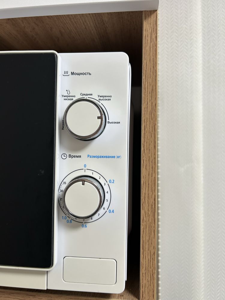 Микровалновка Midea в хорошем состоянии
