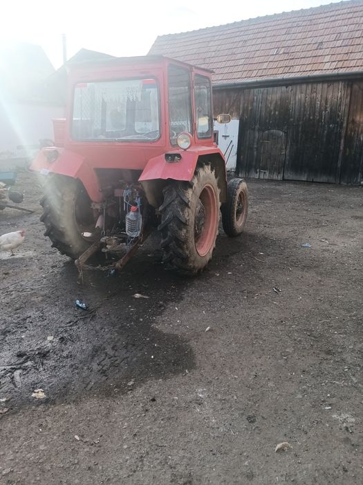 Schimb pe un tractor 650 romînesc