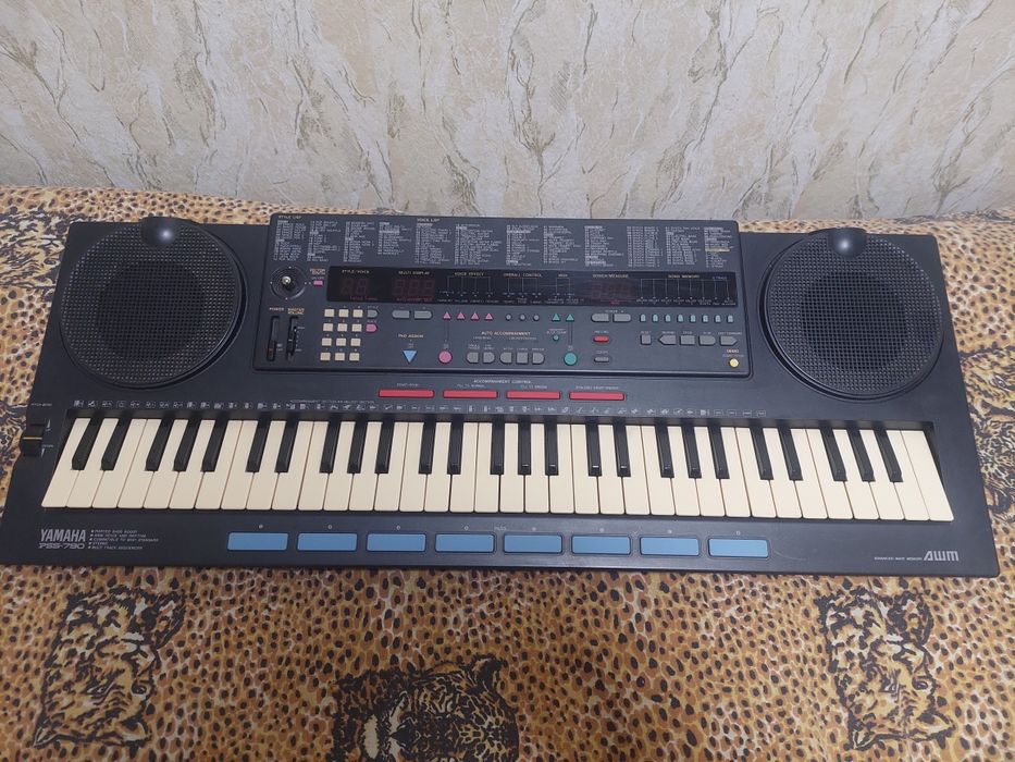 Синтезатор YAMAHA PSS 790