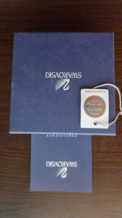 Дамски часовник модел Swarovski