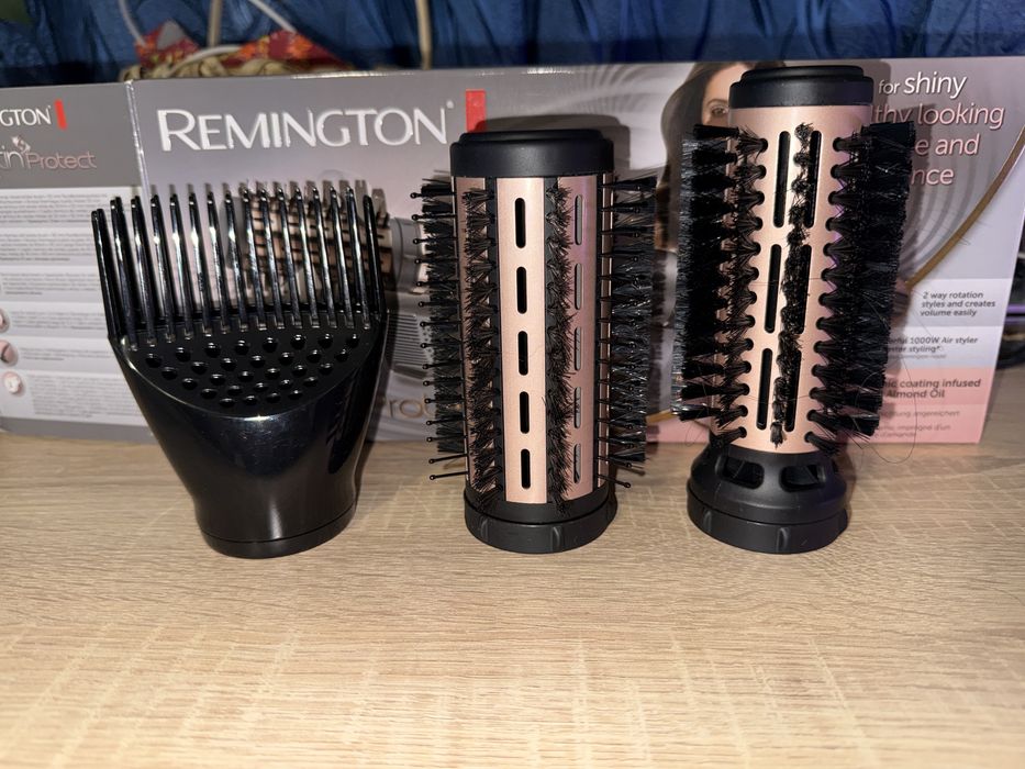Въртяща се четка-сешоар за коса на марката Remington