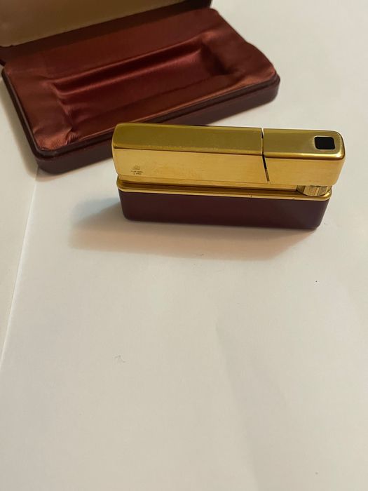 Bricheta Silver Match rosu grena mat folosita,originala  in cutie