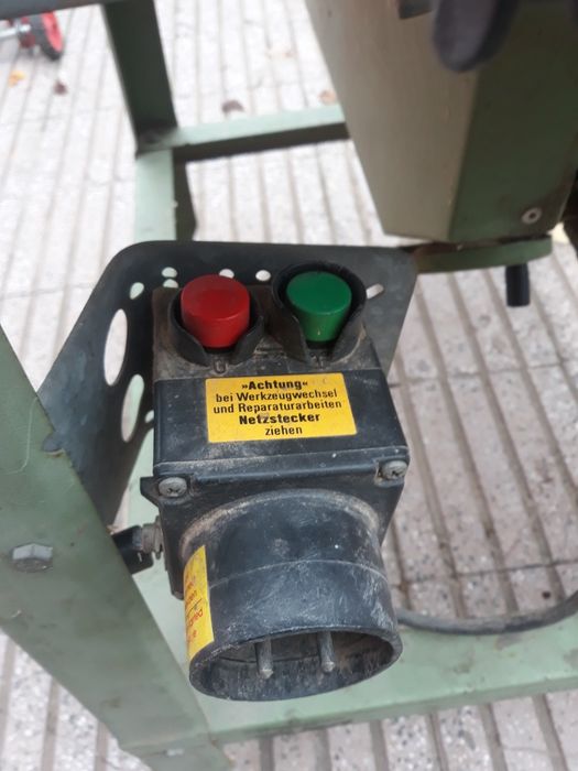 Circular de lemne foarte solid și foarte silentionos are și reductor