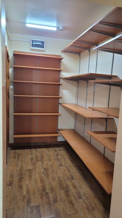 Inchiriez  birou / spatiu comercial Saturn