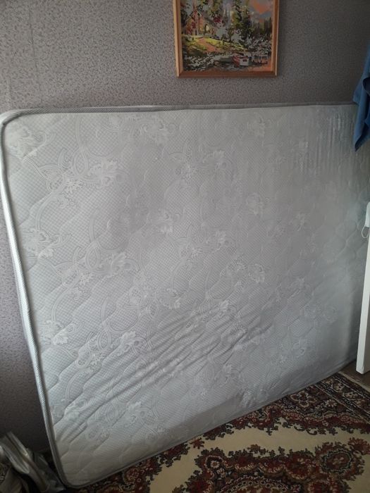 Продам матрас двухспальный