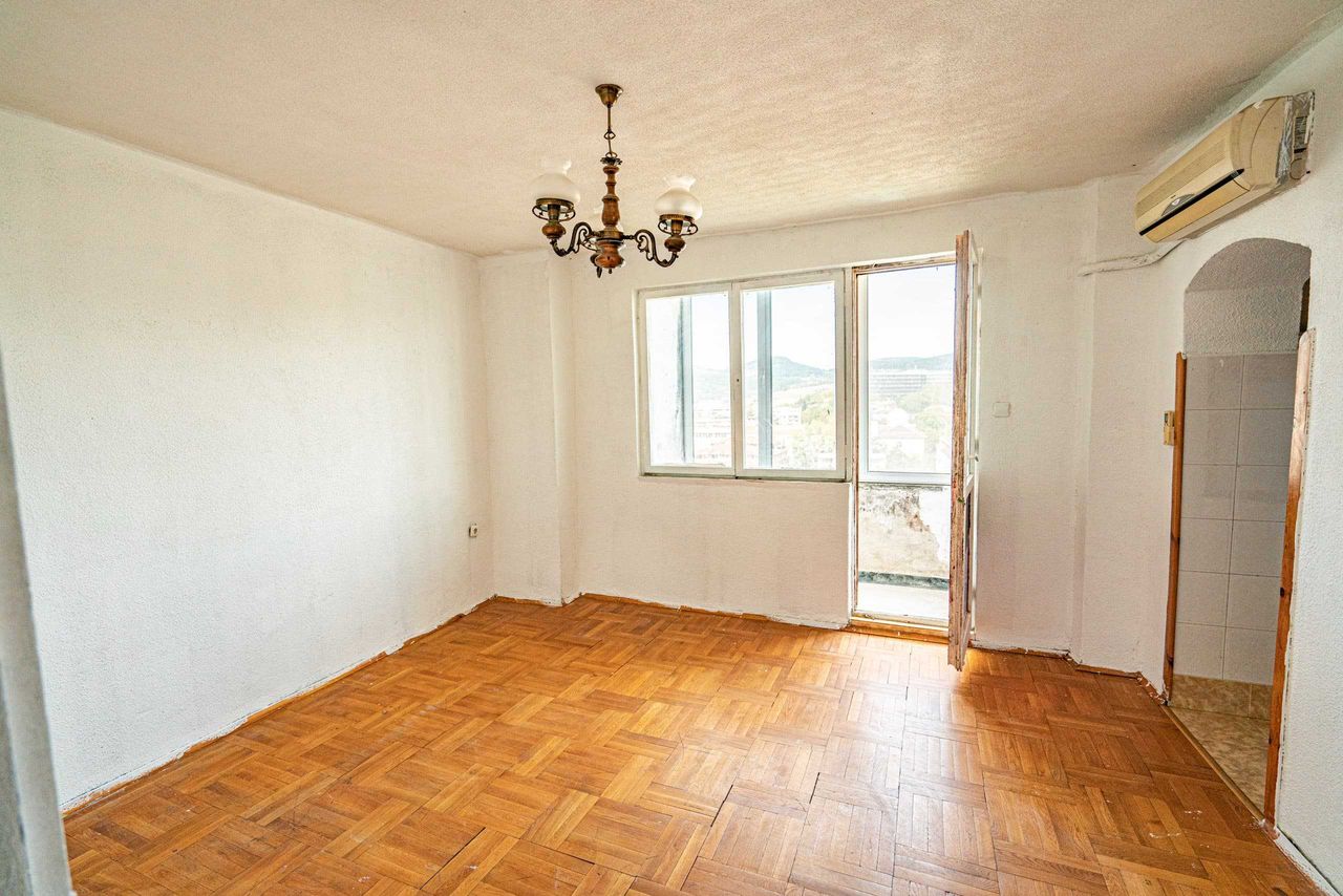 Продава се Тристаен апартамент в Кърджали, Център - 108 кв.м за 732 €/кв.м - Снимка #6