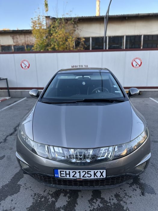 Продавам Honda Civic 1.8