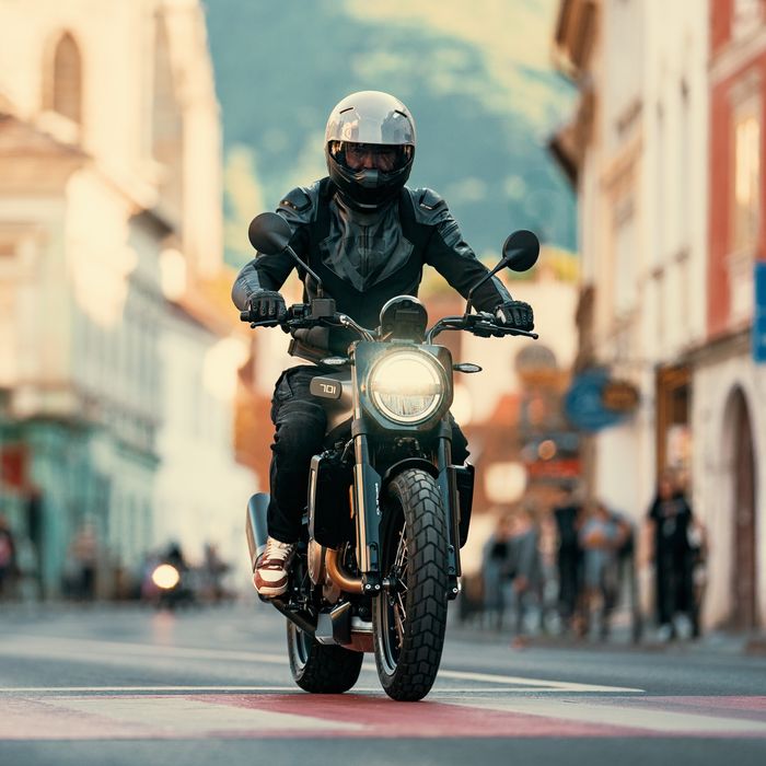 Husqvarna Svartpilen 701 Style