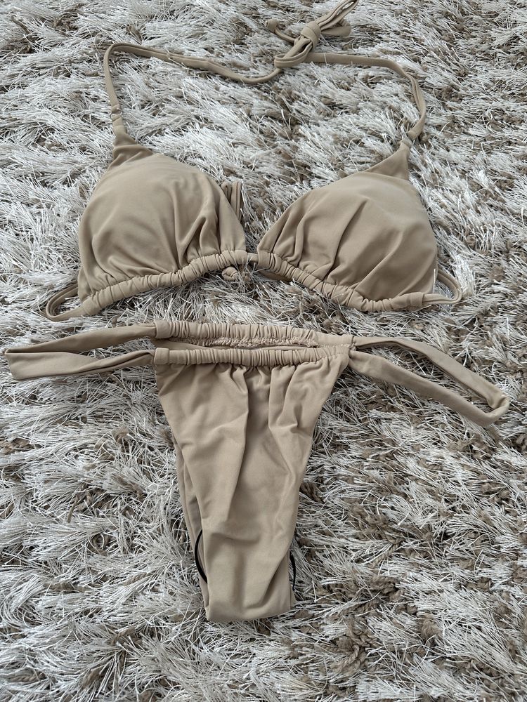 Costume de baie, Noi cu eticheta