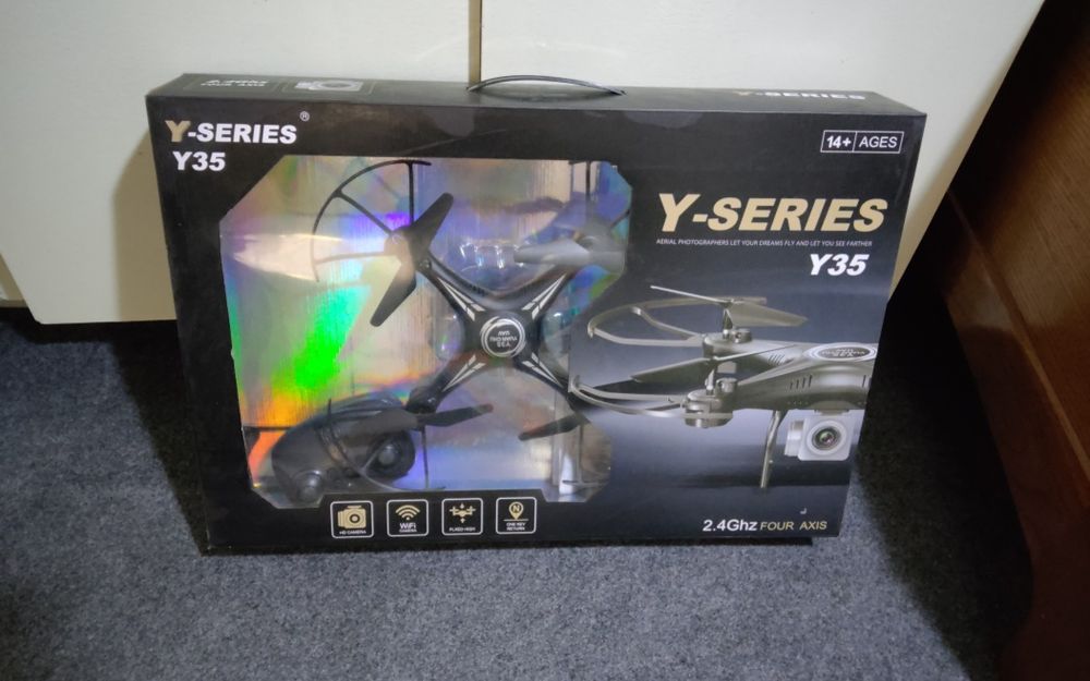 Дрон для детей летает