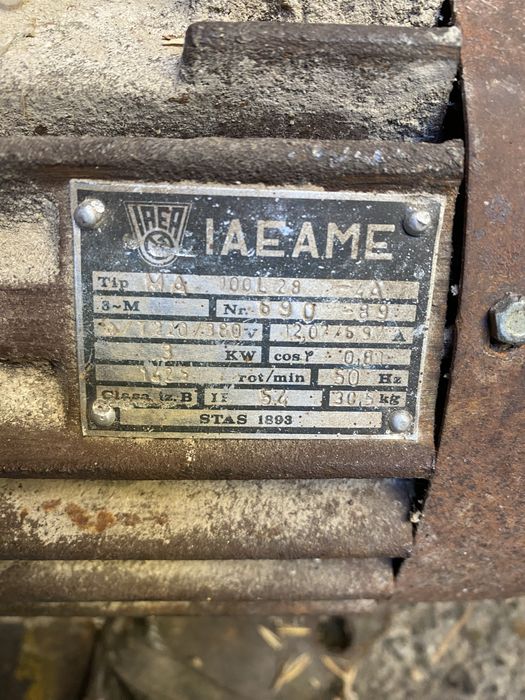 Motor electric trifazic