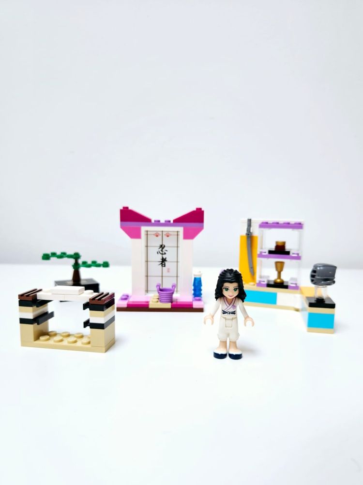 Lego Friends 41002 - Emma’s Karate Class (2013)