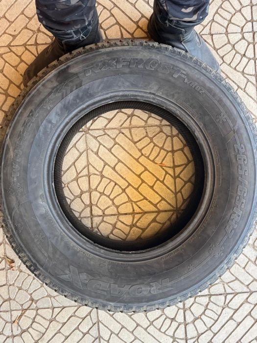 Продам зимние шины для внедорожников недорого