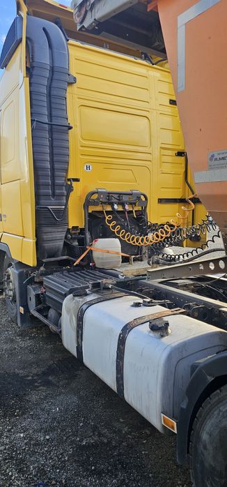 Vând cap tractor Volvo FH12 440cp
