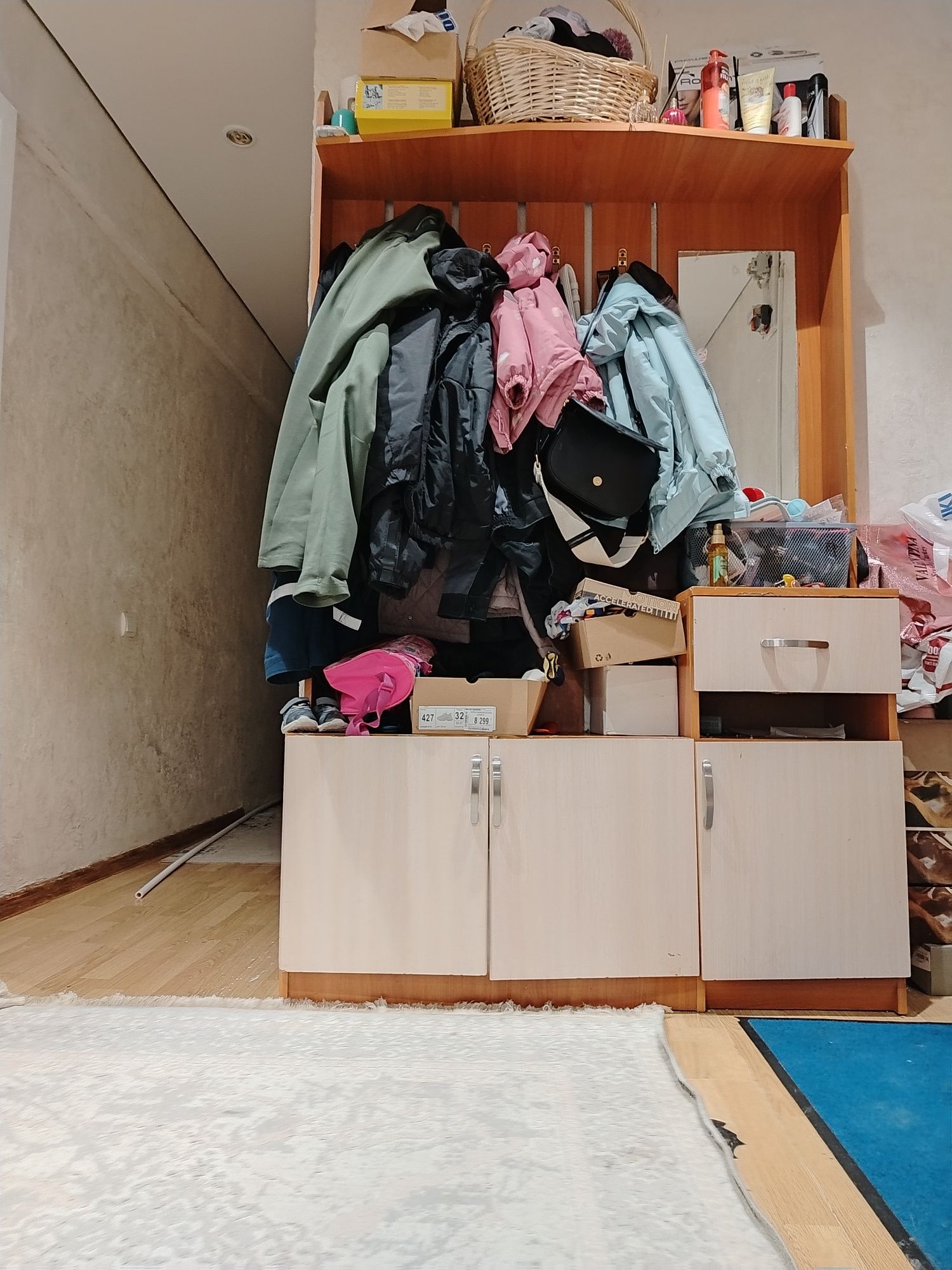 Шкаф для прихожей