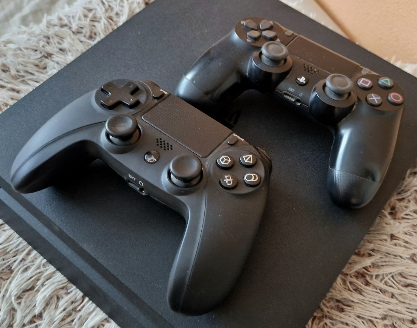 Vand PlayStation 4 Slim
