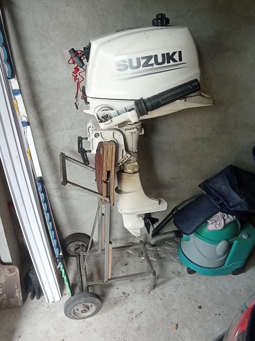 Motor Barca Suzuki peridoc si Barca Kimple Trout 370