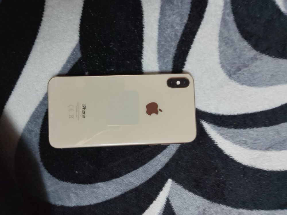 Vând sau schimb IPhone Xs Max gold