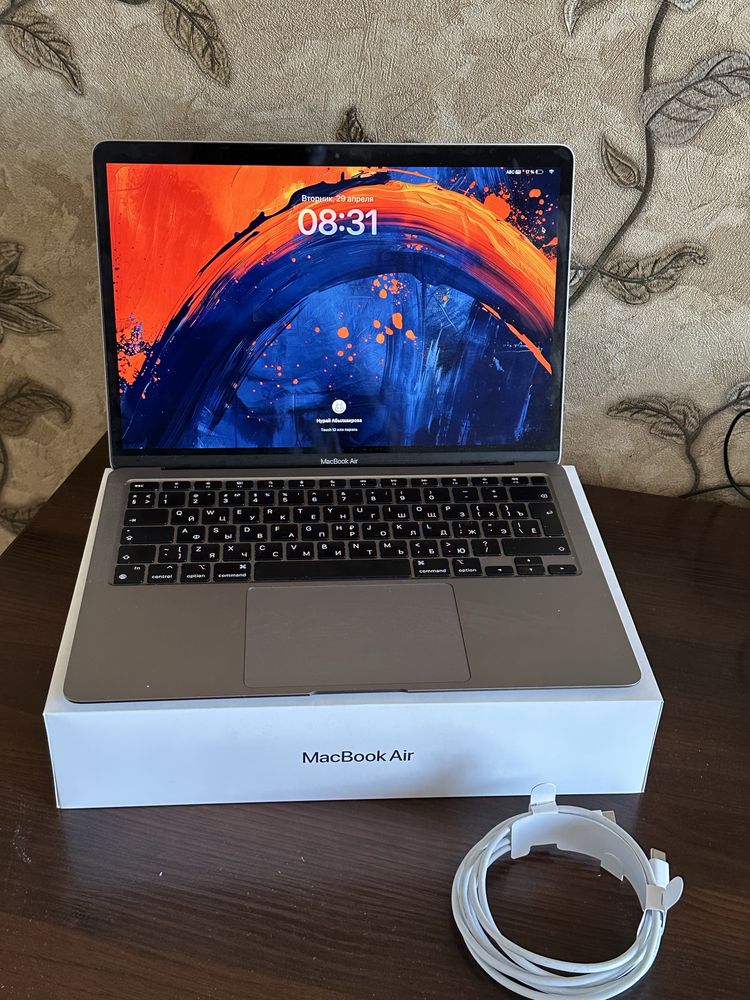 Продается macbook m1 13