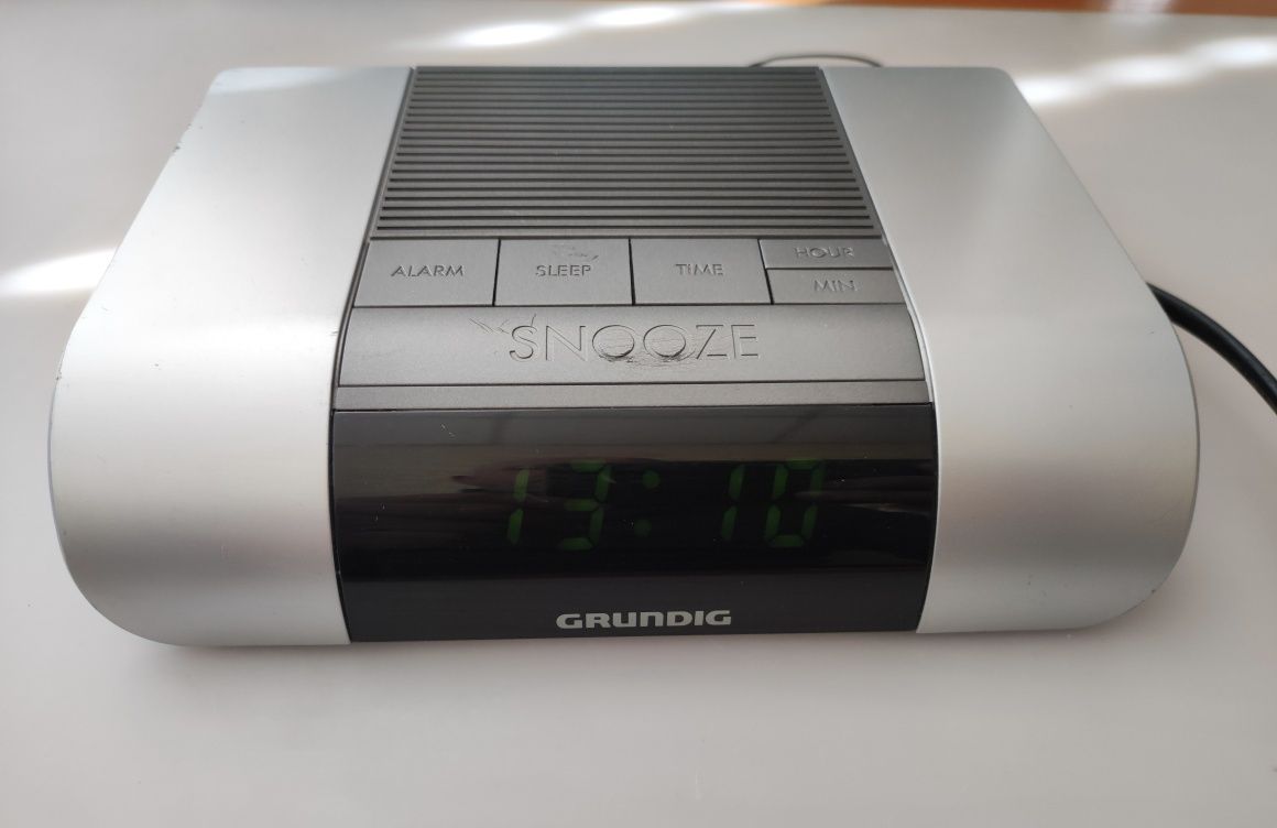Grundig Sonoclock 360 - Радио Часовник / Будилник