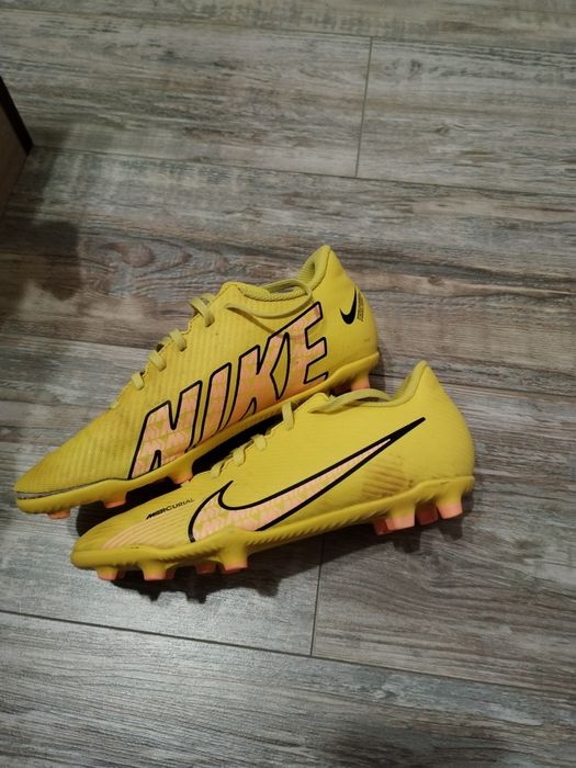 Детски бутонки Nike