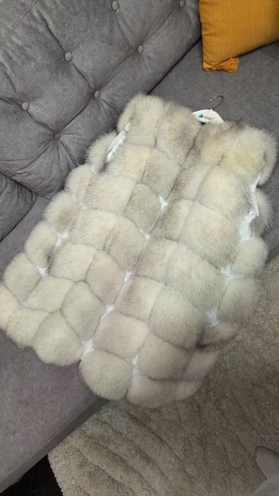 Vesta de vulpe alb polar