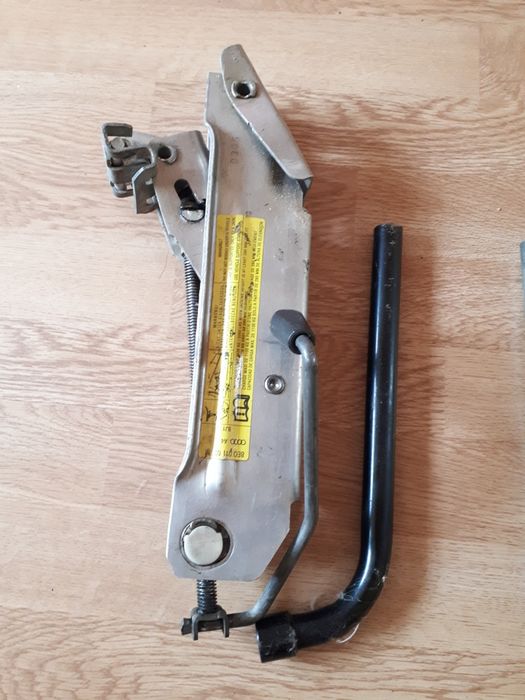Cric plus cheie roti audi