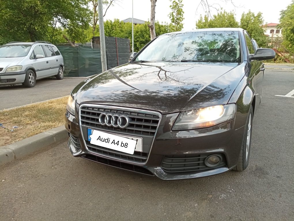 Audi.     A4  b8