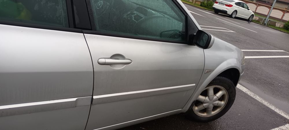 Vând autoturism Megan