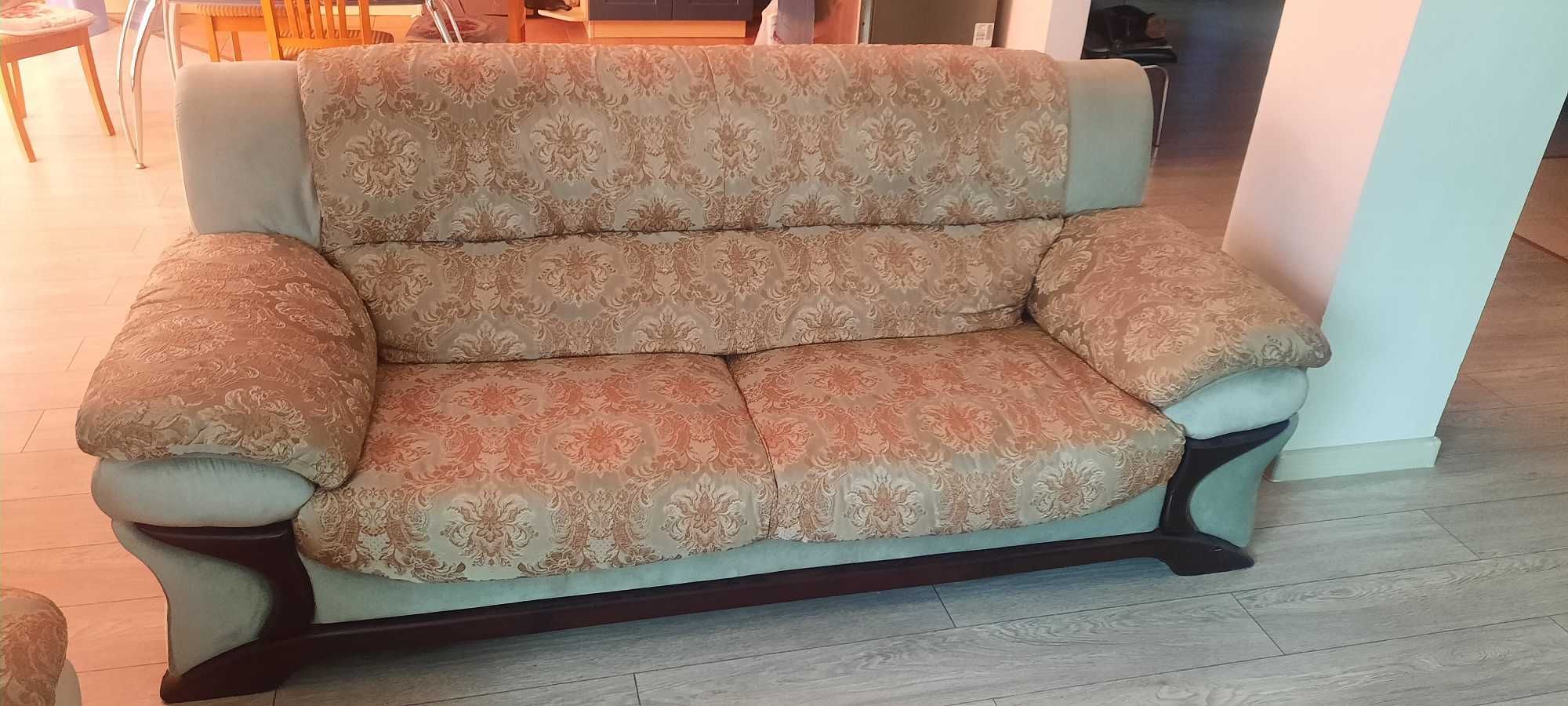 Продам комлект из трех диванов