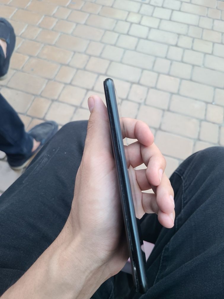 Продаётся Huawei P30 Lite (не включается)