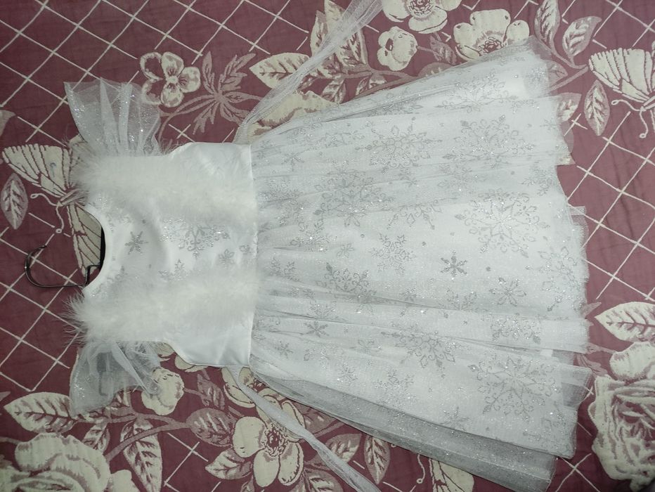 Платье новогоднее на 3-5 лет