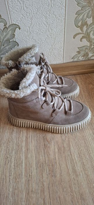 Детские ботинки на девочку