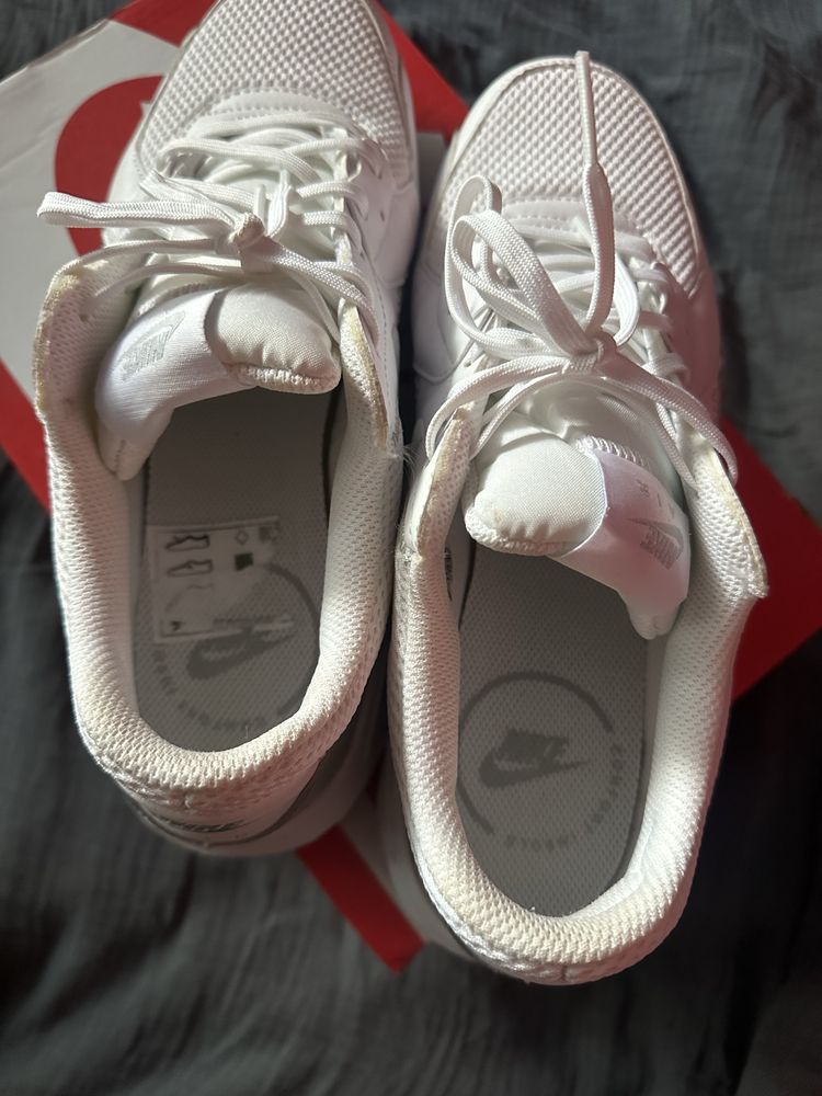 Дамски маратонки Nike Air Max Exee