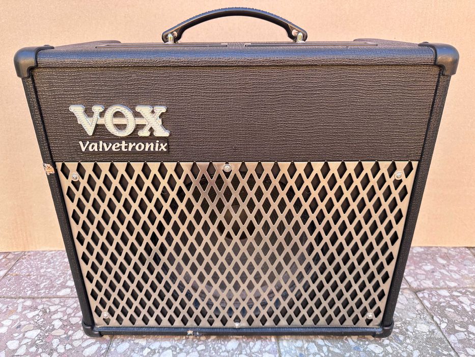 Amplificator cu modelare chitara VOX AD30VT Valvetronix 30W 10"