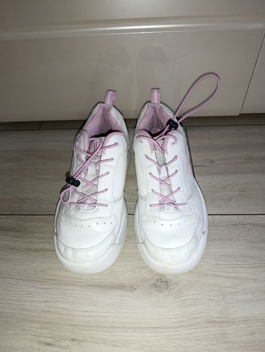 Детски чехли,сникърси и боти ,32 и 34 номер