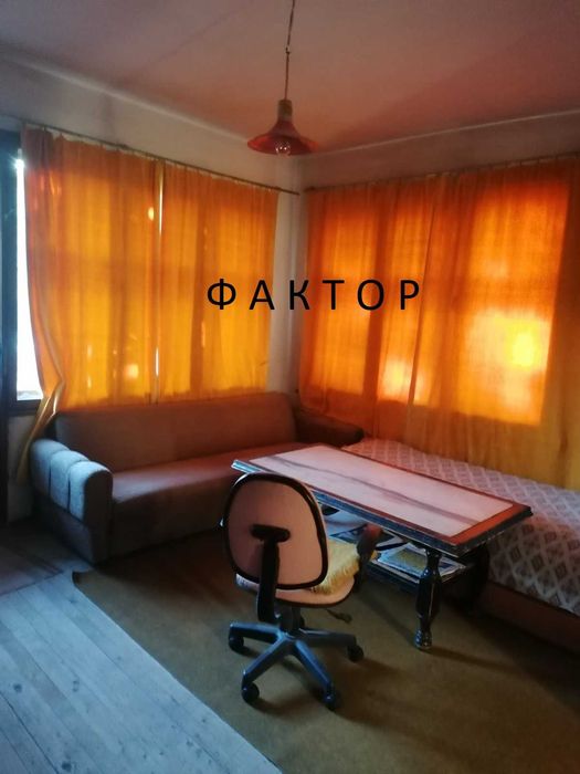 Продава се Четиристаен апартамент в Пловдив, Христо Смирненски - 130 кв.м за 1247 €/кв.м - Снимка #2