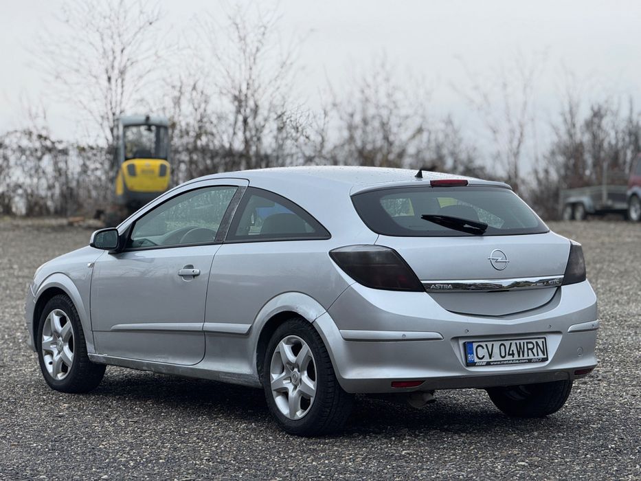 Opel Astra H GTC 1.4i benzină