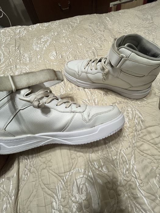 Мужские кроссовки.