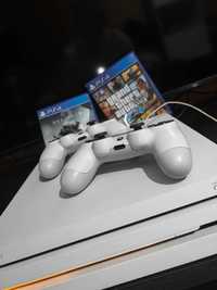 PlayStation 4 Pro 1 TB + 2 Игри + 2 Джойстика