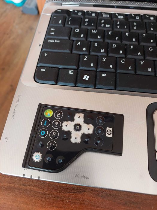 Продавам лаптоп HP Pavilion dv2700със зарядно