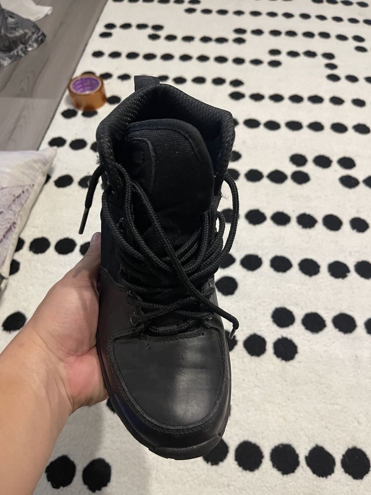 Ghete iarna Nike