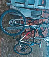 Vând Bicicletă GIANT Terrago1
