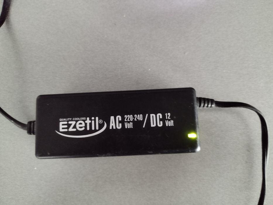 Alimentator camera Ezetil 220-12v